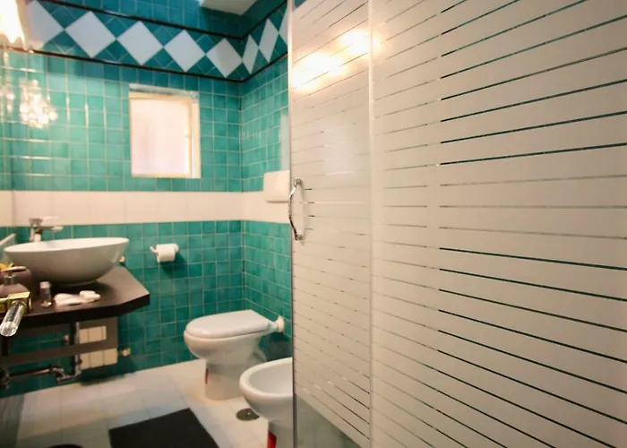 Monti Luxury בית הארחה *