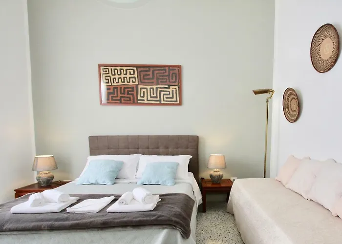 Monti Luxury בית הארחה