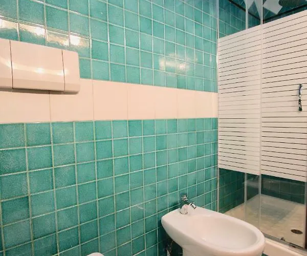 Monti Luxury בית הארחה