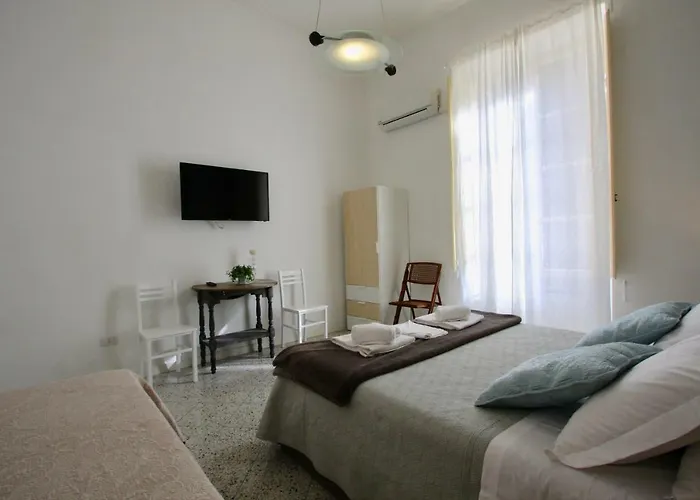 Monti Luxury בית הארחה