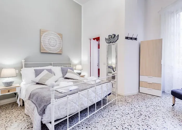 Monti Luxury בית הארחה