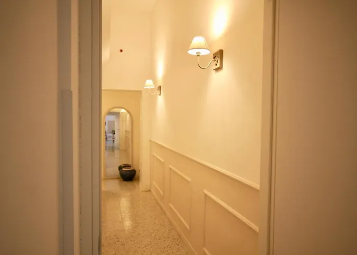 Monti Luxury בית הארחה *